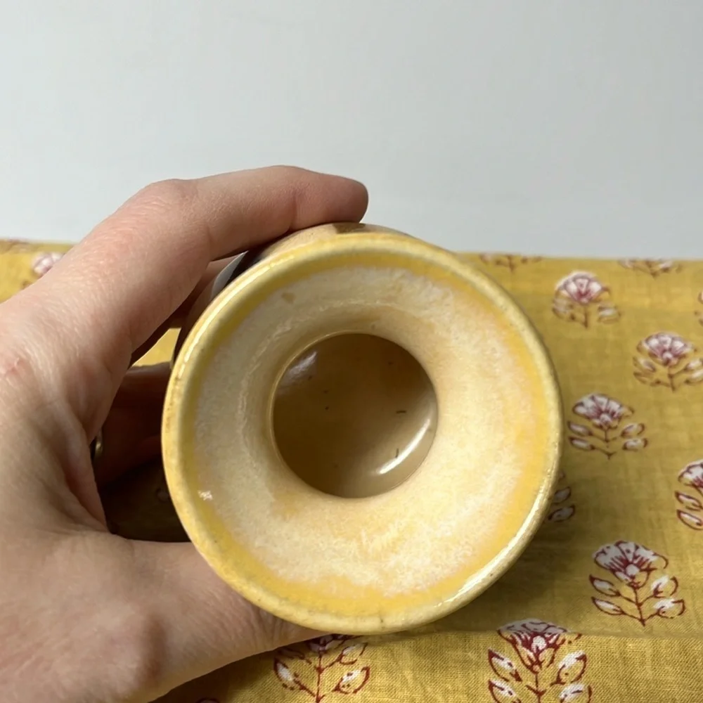 VINTAGE MINI POTTERY VASE